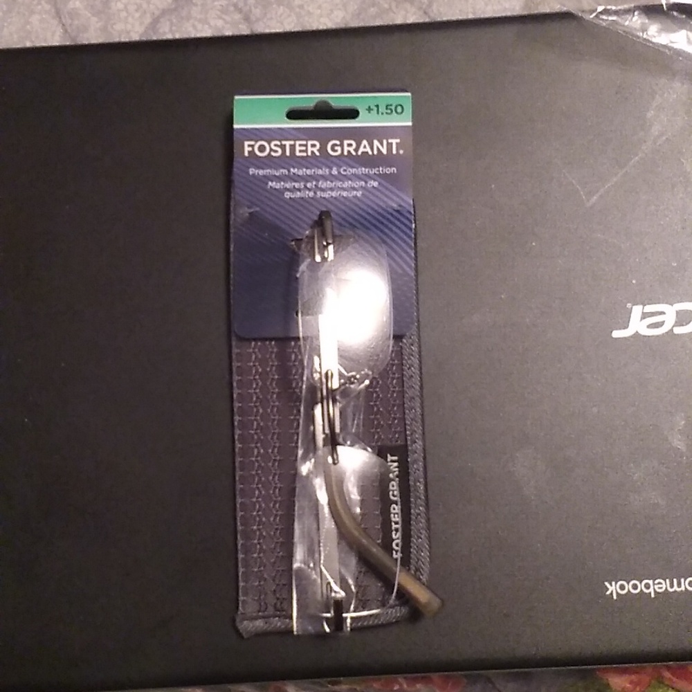Reading Glasses Foster Grant +1.50 NWT
